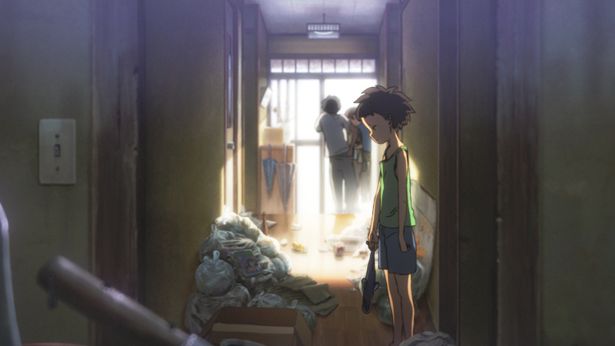 母を失い、父の暴力に苦しみながら生きる10歳の少年・湊　