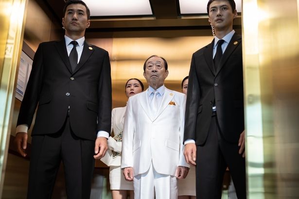 『サニー 永遠の仲間たち』の監督が放つ、ポップで痛快なヒーローエンタテインメントに胸熱必至