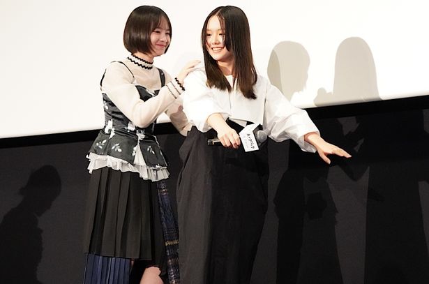 七瀬ふうり&岡田六花、入場時から仲の良い様子を見せて会場を盛り上げた