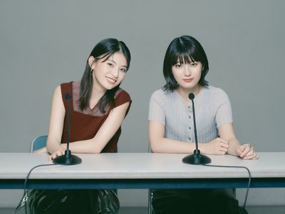 『ルックバック』に主演した出口夏希と蒔田彩珠が校内放送に挑戦！