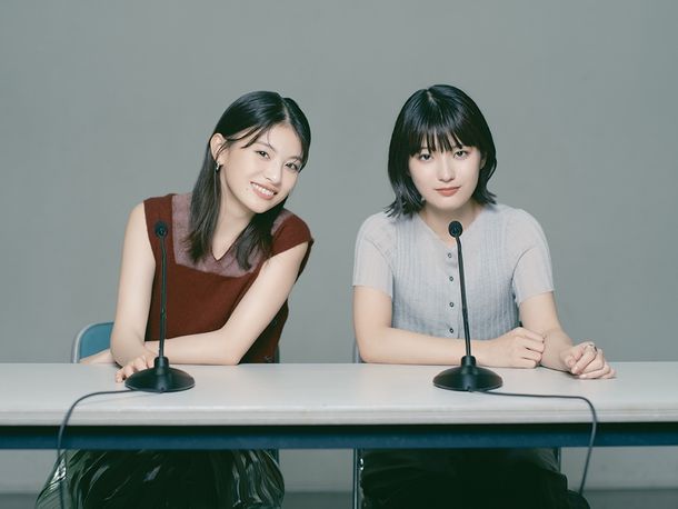 『ルックバック』に主演した出口夏希と蒔田彩珠が校内放送に挑戦！