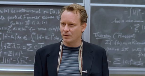 マサチューセッツ工科大学の数学教授を演じたステラン・スカルスガルド