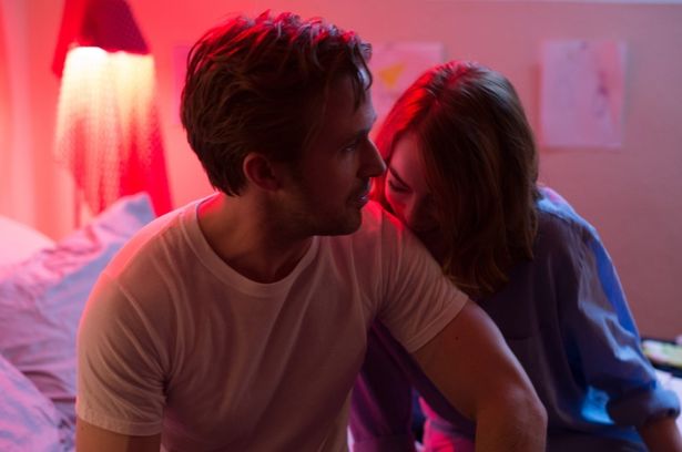 愛し合いながらも、それぞれ別の道を歩んでいく２人（『ラ・ラ・ランド』）