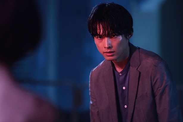 麻里子の悩みの種になりそうなものがあれば先回りして排除する雪村爽太(「告白－25年目の秘密－」)