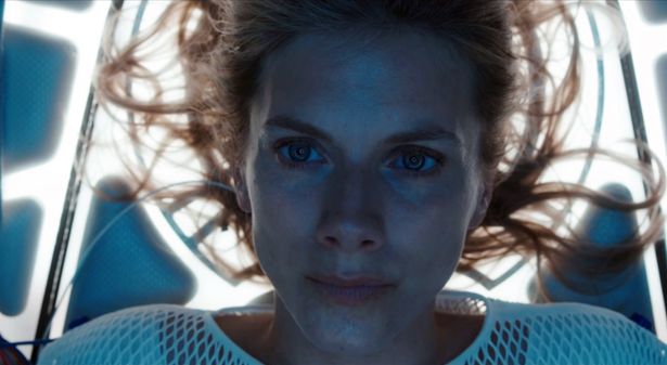 フランスの鬼才アレクサンドル・アジャが手掛けたSFスリラー『オキシジェン』