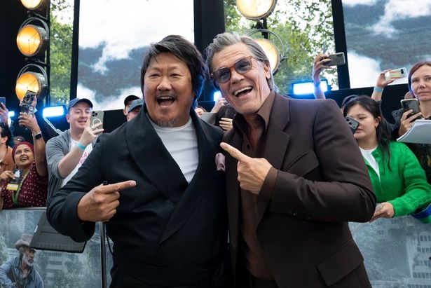 ベネディクト・ウォンとジョシュ・ブロールリン