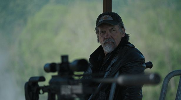 ジョシュ・ブローリン演じる凄腕の元軍人バングリー