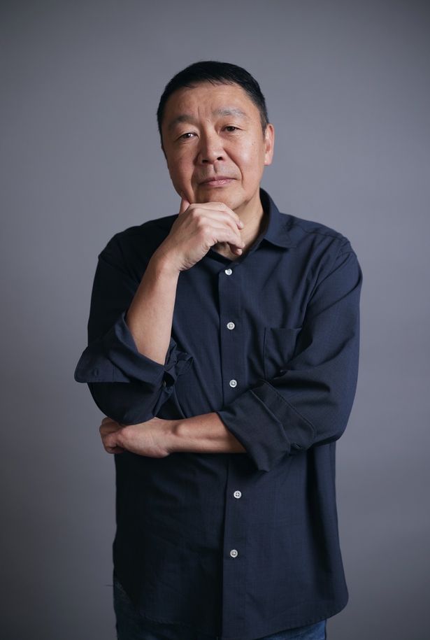 ドラマでも演出を務めた村上正典が監督を務める