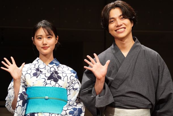 会場からの祝福に「ありがとうございます！」と歓喜