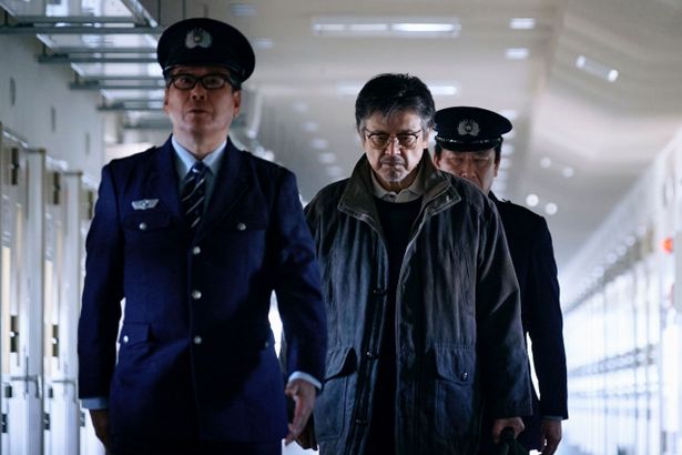『白鳥とコウモリ』は9月4日(金)より公開
