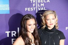 ケイト・ハドソンとジェシカ・アルバのツーショット