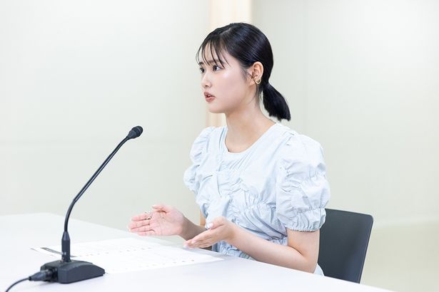 撮影中の重岡の印象を振り返る原菜乃華