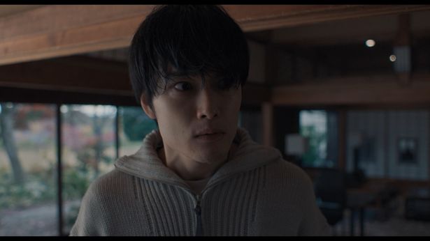 脚本協力として、シナリオライター、ストリーマーとして活躍するディズムが参加