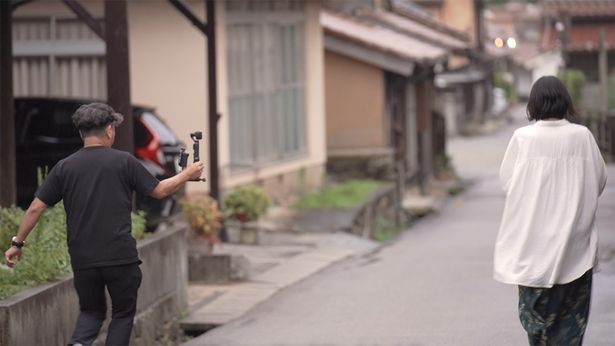 Osmo Pocket 4Pを持って並走撮影も！