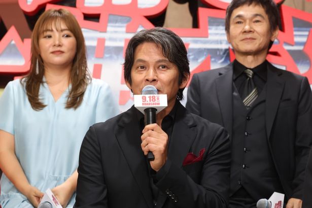 青島俊作を演じる織田裕二
