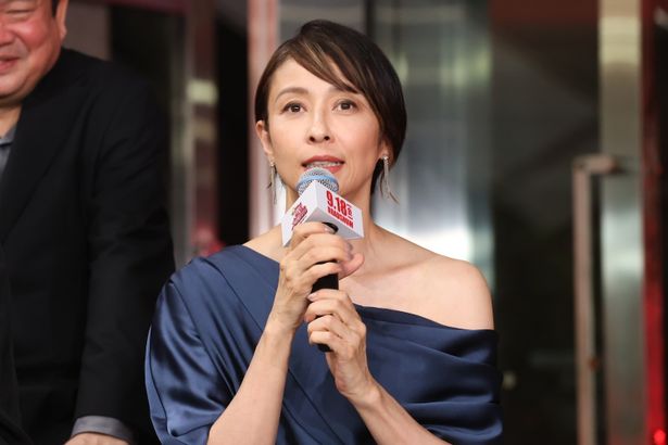 真下雪乃役の水野美紀