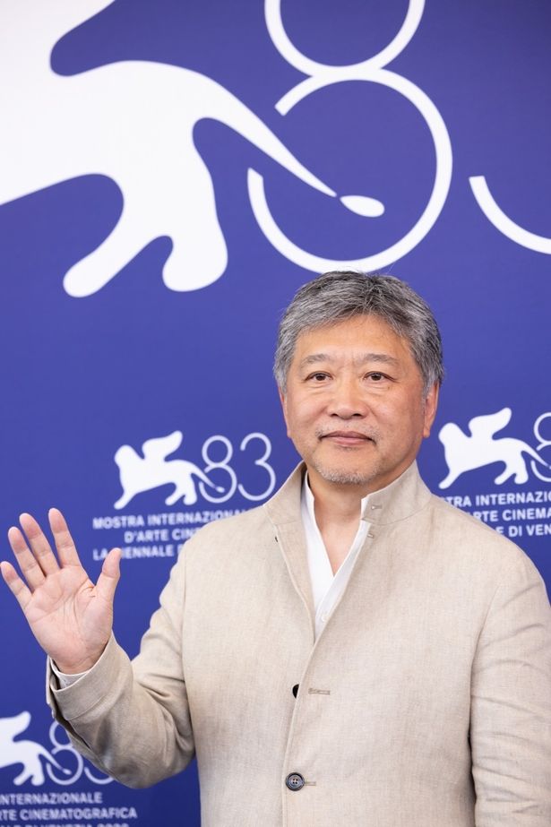メガホンをとった是枝裕和監督