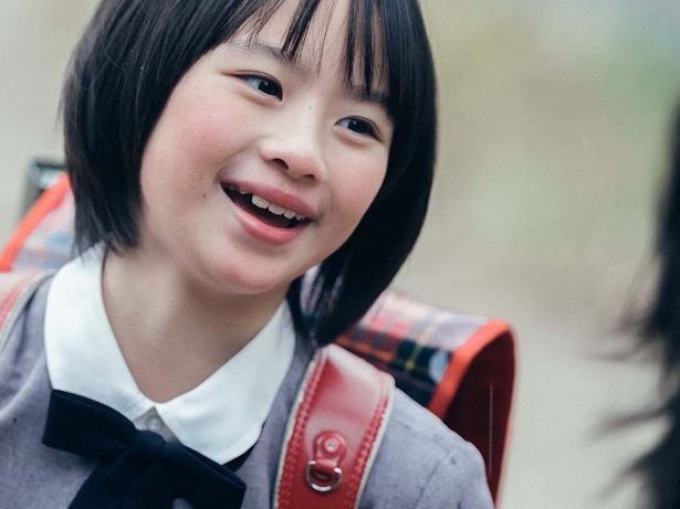 藤野の幼少期、リトル藤野を演じた七瀬ふうり