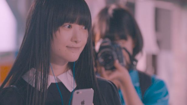 怪談の少女・南はセリフはなくとも存在感バツグン
