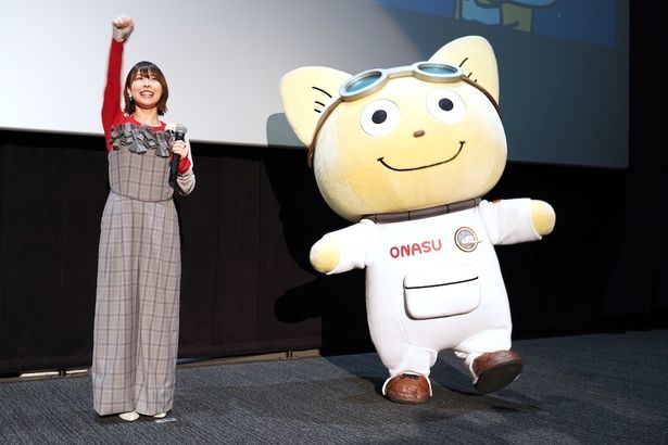 こてつくん(着ぐるみ)の登場に子どもたちは大喜び