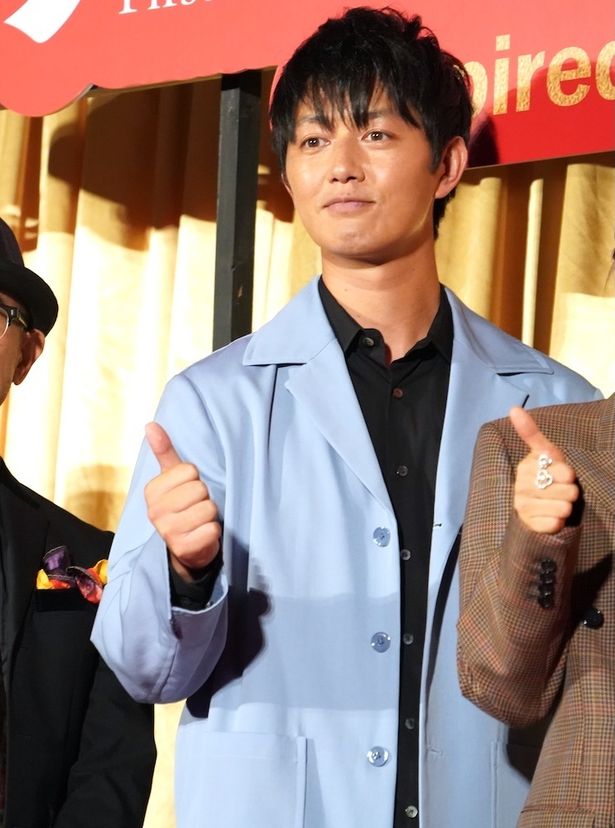 工藤阿須加演じる小松貴教は恵が勤めていた出版社の広告クライアントで、被告側の証人として出廷