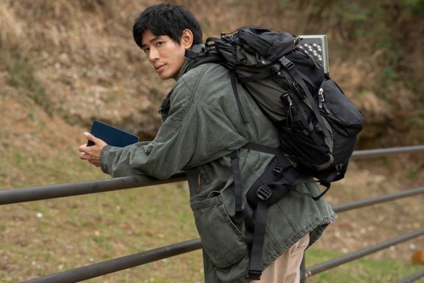 話題急上昇中の中島歩、初の単独主演長編映画『旅する練習』