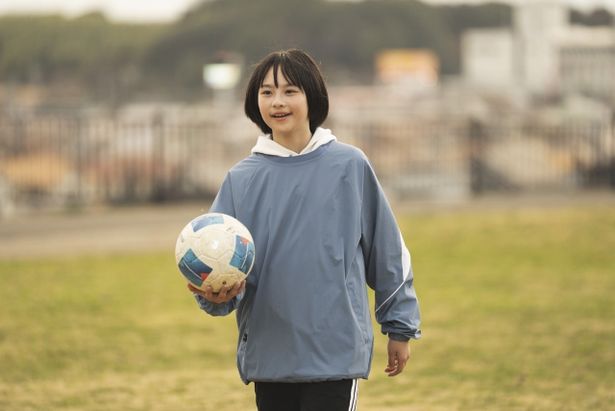 【写真を見る】姪の亜美役に、『ルックバック』で鮮烈なデビューを飾った新人俳優、七瀬ふうり