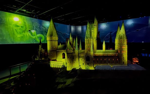 ツアーのフィナーレはもちろんホグワーツ城の模型！