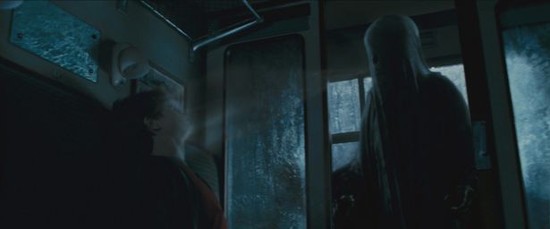 身も凍るような邪悪さをもった吸魂鬼(ディメンター)（画像は『ハリー・ポッターとアズカバンの囚人』より）