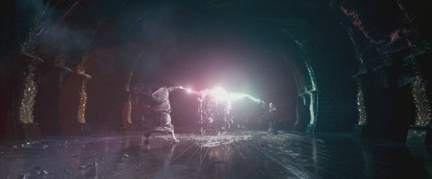 シリーズ後半では幾度も壮絶な戦いが繰り広げられた(画像は『ハリー・ポッターと不死鳥の騎士団』 より)