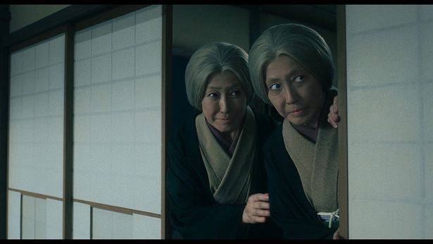 【写真を見る】双子の老婆、小竹と小梅を一人二役で演じた高島礼子(『八つ墓村』)