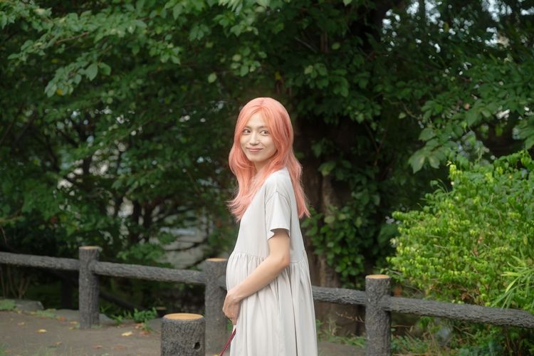 川口春奈がピンクヘアに！『ママがもうこの世界にいなくても　私の命の日記』母から子への愛が詰まった場面写真