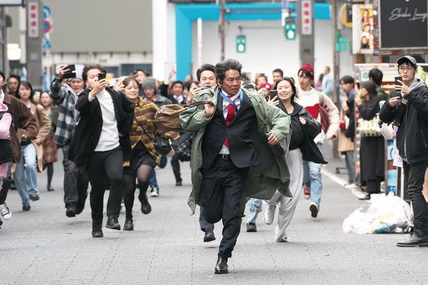 【写真を見る】『踊る大捜査線 N.E.W. メトロポリスを駆け抜けろ！』では捜査一課に着任！青島俊作の信念を台詞と共に振り返る