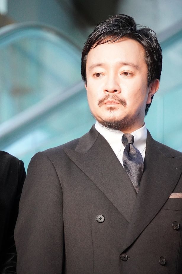 櫂と尚人(松村北斗)の2人をプロの漫画家へ導く編集担当、植木渋柿役の濱田岳