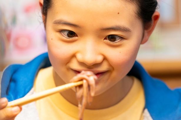 約300人が参加したオーディションで選ばれた期待の新人、中井聡子役の姫野花春