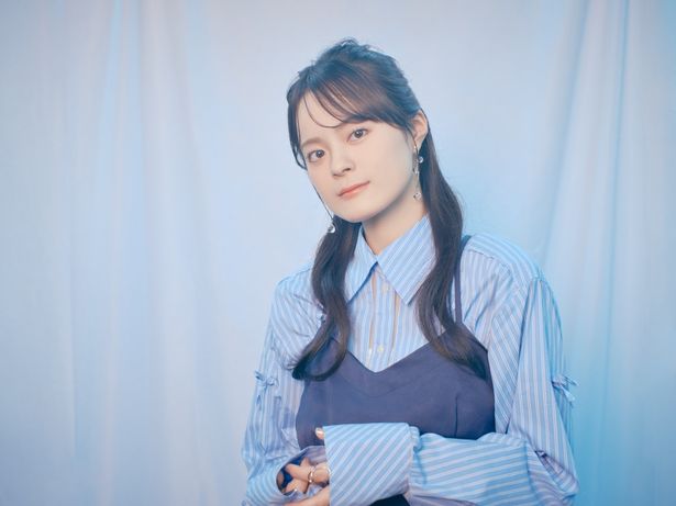 謎の少女・秋鹿七緒を演じる声優の永瀬アンナ