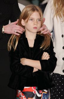 幼少期は、強い眼差しが印象的だったステラ