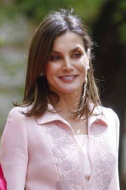 レティシア王妃のティアラ姿が話題に！