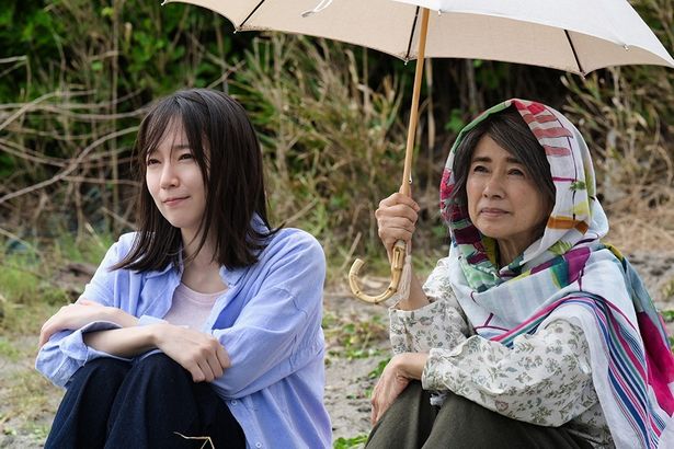 紀子は暴力を受けた女性たちを保護するシェルターへと導かれる