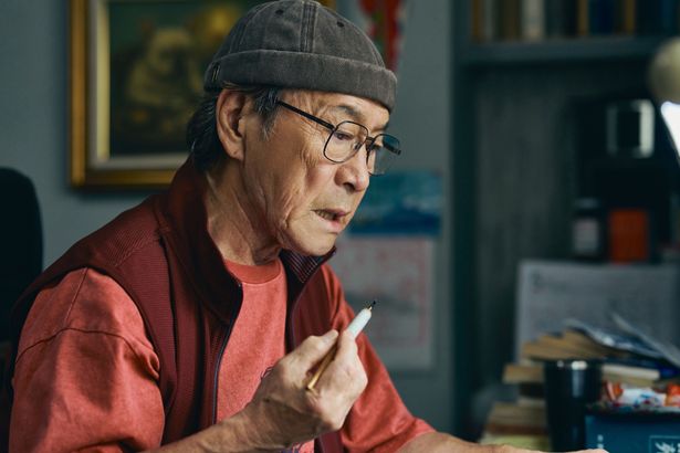 武田鉄矢が演じるのは、マンガづくりに日々向き合う巨匠マンガ家の吉住はるを