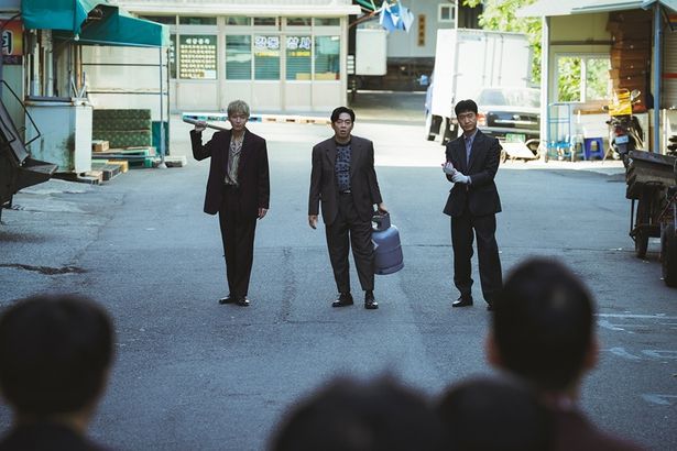 【写真を見る】韓国映画らしい無骨なヤクザものかと思いきや… ギャップ満載のコメディ『BOSS／ボス』が絶賛の嵐！