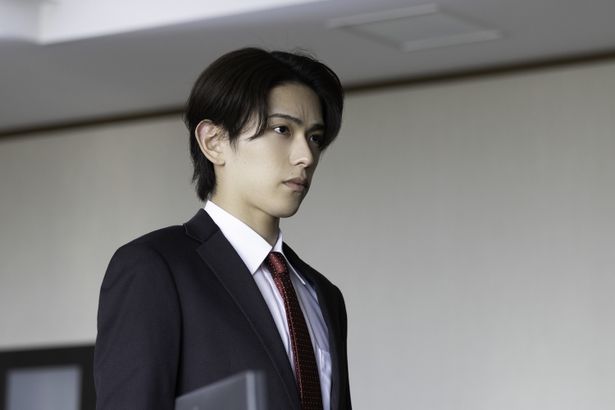 第二の潜入捜査官である瑞樹役を、ACEesの深田竜生が演じている