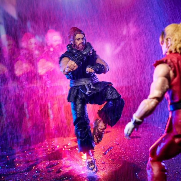 豪鬼おなじみの阿修羅閃空のポーズも(「ストリートファイター／ザ・ムービー: 豪鬼 1/12 アクションフィギュア」)