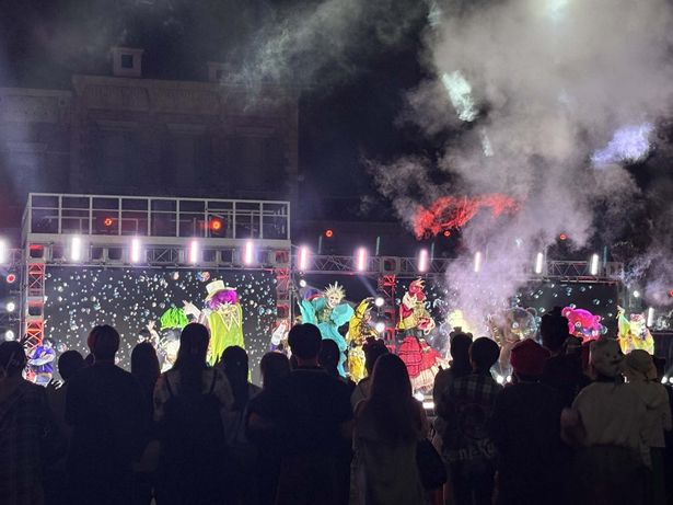 圧巻のパフォーマンスでハロウィーンナイトを盛り上げる