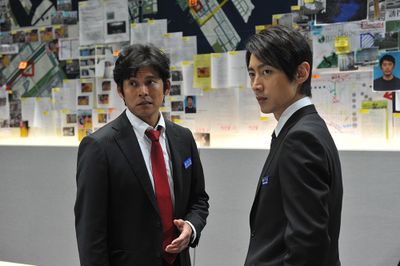 警察に反旗を翻すことになる小池茂役の小泉孝太郎も最新作にカメオ出演(『踊る大捜査線 THE FINAL 新たなる希望』)