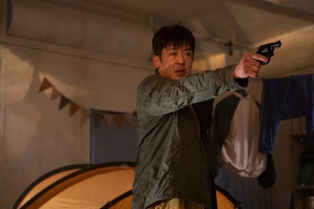 「イカゲーム」のホ・ソンテが映画初主演を果たした韓国のクライムアクション『インフォーマー／情報提供者』は11月20日(金)に公開される