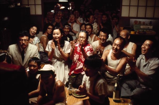 明るい未来に向かって懸命に生きる人々を活写