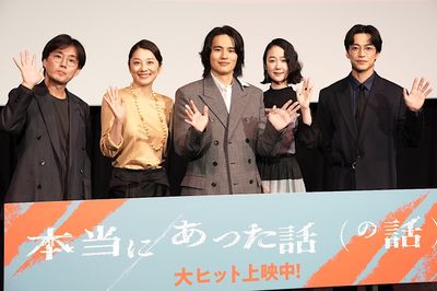 「気持ち悪い」「不穏」「ぶっ飛んだ」…唯一無二の世界観を持つ映画の魅力を語り合った