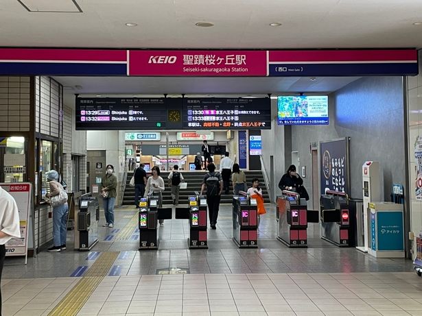 改札口はいまも以前とほとんど変わらないようだ