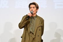 森田剛、主演映画『見上げてごらん』完成披露上映会舞台挨拶に登場